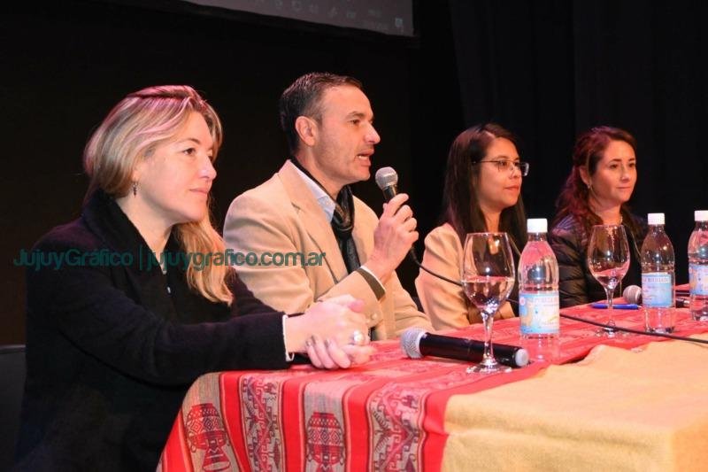 Profesionales del Turismo en el Primer Encuentro Provincial de Guías 3 Profesionales del Turismo en el Primer Encuentro Provincial de Guías 3